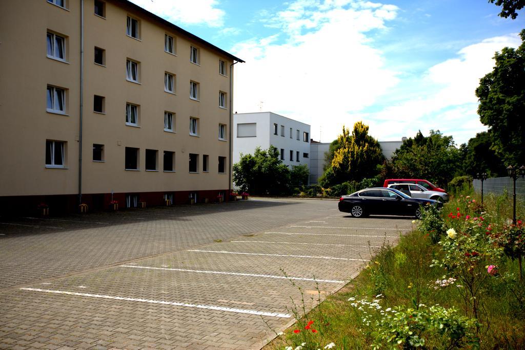 Airport Hotel Walldorf / Inh. Cetrico GmbH Mörfelden-Walldorf Exterior foto